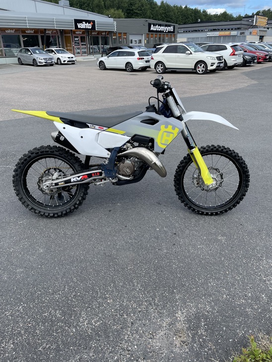Vaihtopyörä Husqvarna 125 TC 2024 oik sivu.jpeg